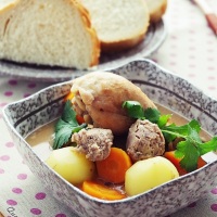 Gà nấu pate - Chicken soup with paté
